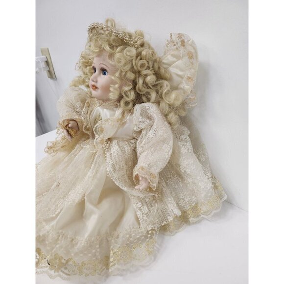 VINTAGE Animated Angel Doll Blonde Hair Lace Dress Movable Arms Shelf Sitter - Picture 4 of 8